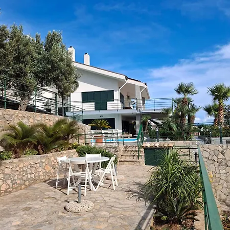 Vfh Flavia -tre Piscine Apartment