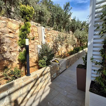 Vfh Flavia -tre Piscine Appartement *